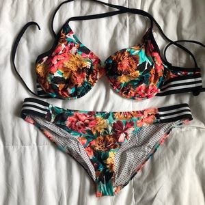 Body Glove Floral Bikini DD Top